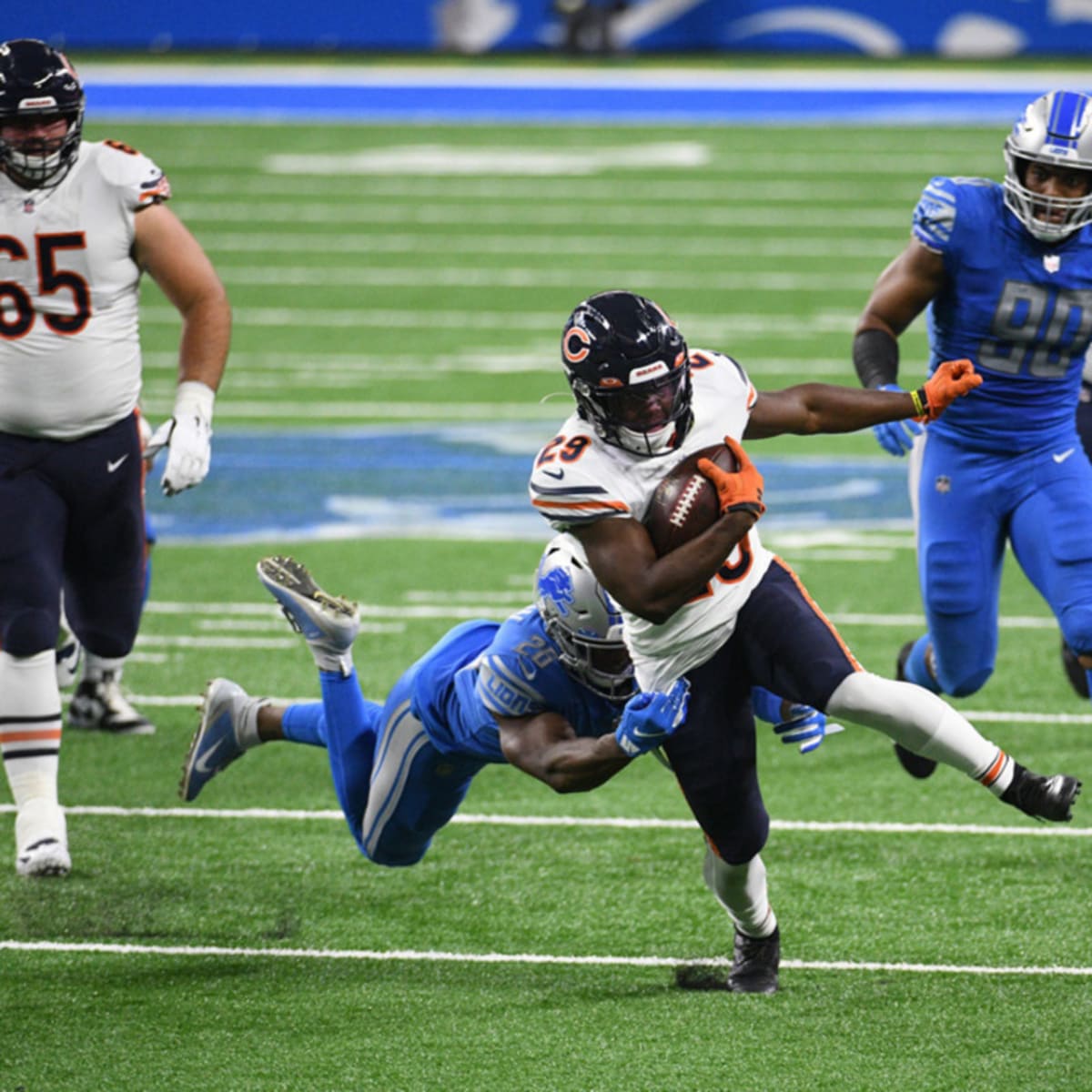 Former Bears RB Tarik Cohen suffers injury during live Instagram workout