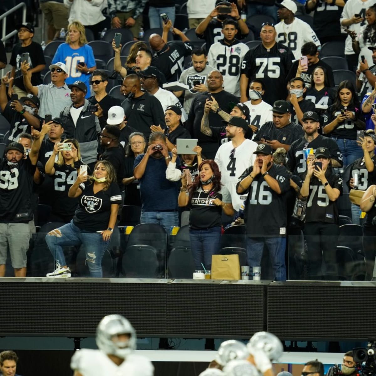 Las Vegas Raiders to play first Sunday night game since 2021-22 - Sports  Illustrated Las Vegas Raiders News, Analysis and More