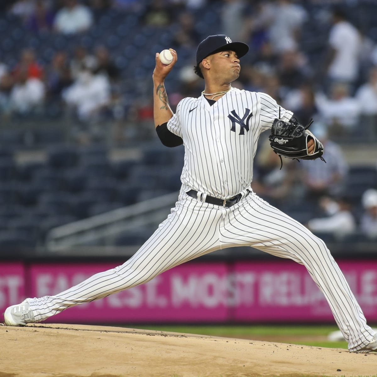 Report: Salvador Pérez to undergo Tommy John surgery - NBC Sports