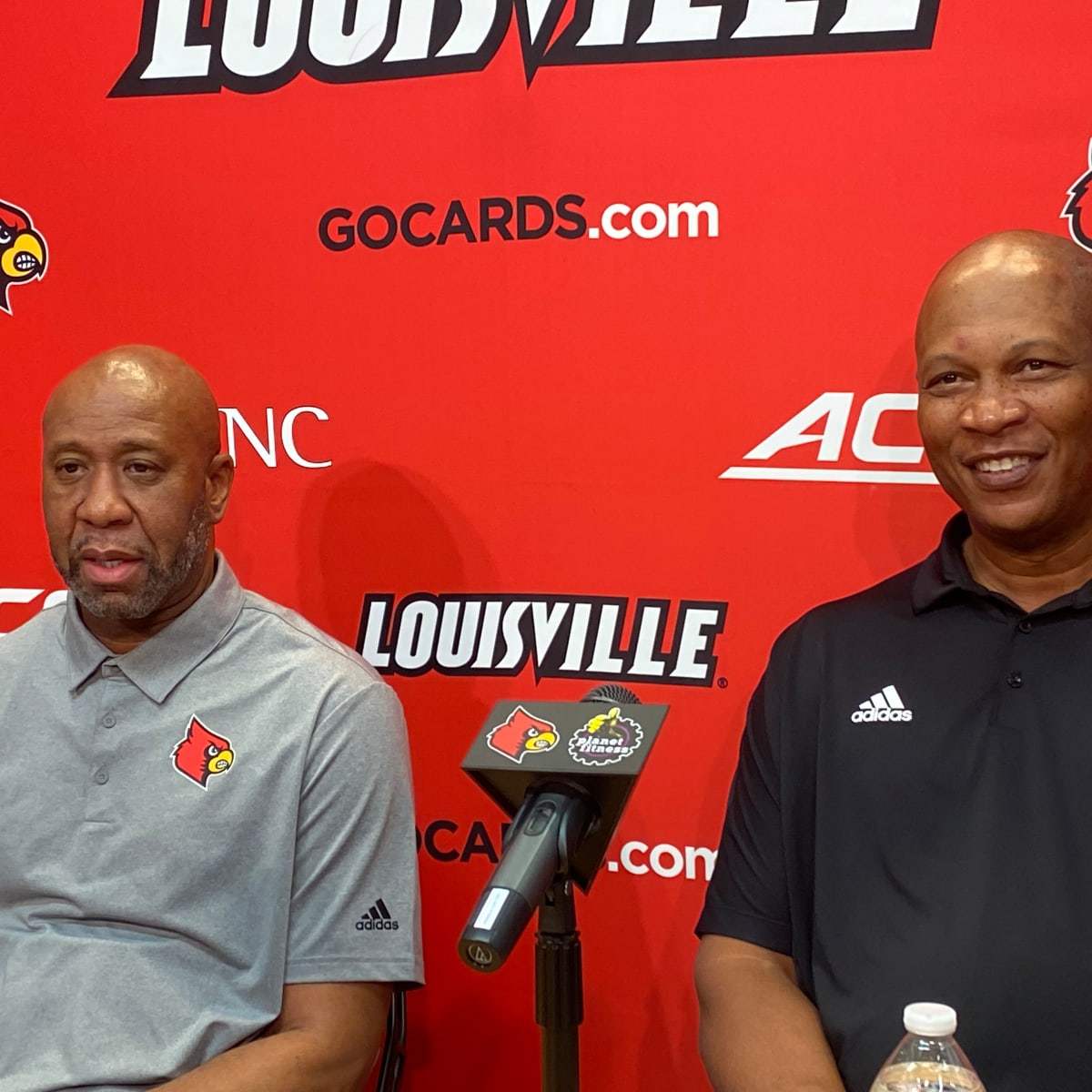 Video: Louisville player throws water bottle at Kentucky fans after game 