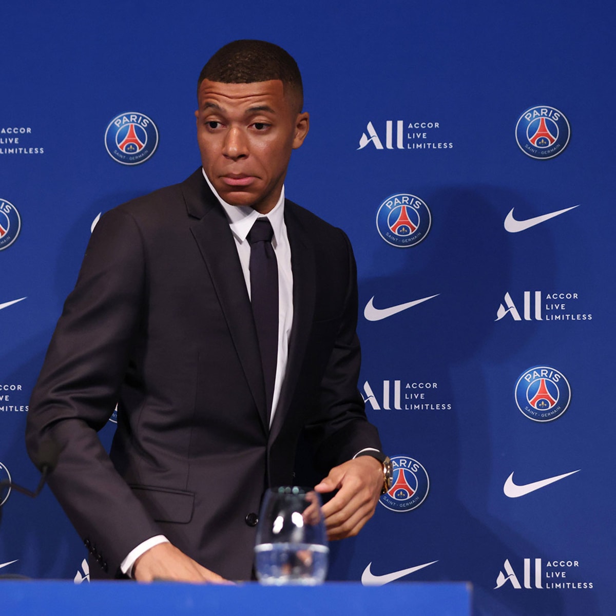 Ligue 1 introduce new protocol that means only Kylian Mbappe can wear a  special badge on his PSG shirt