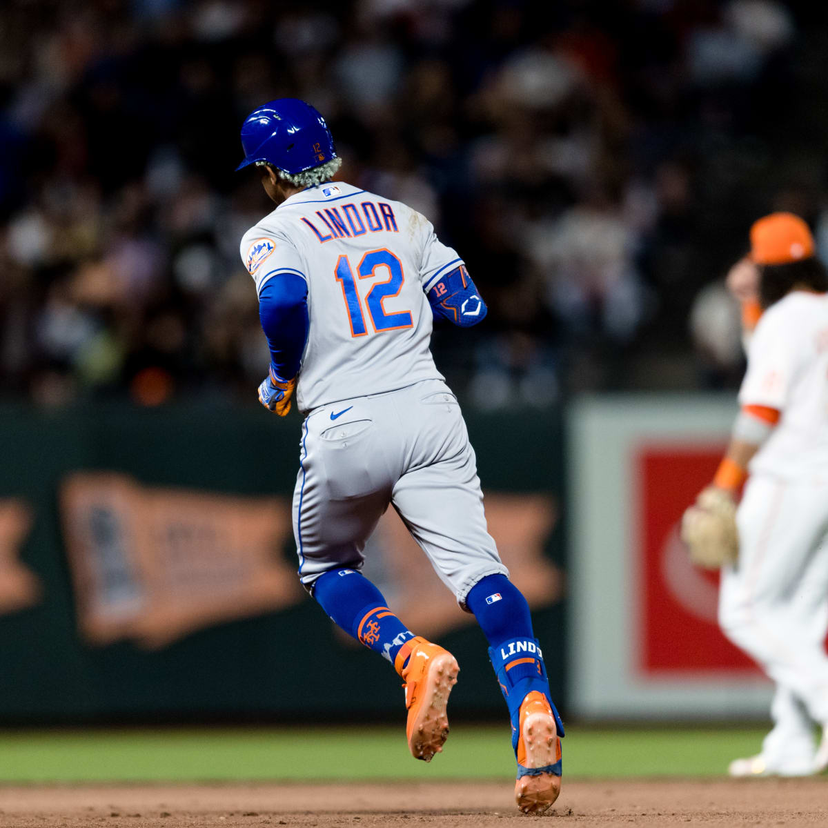 New York Mets' Jeff McNeil Exits Game After Scary Collision With