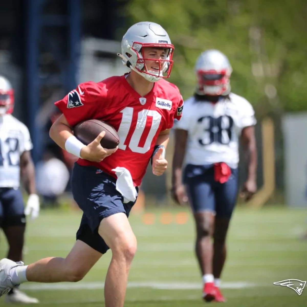 Patriots training camp Day 1: Mac Jones throws an INT, Hunter