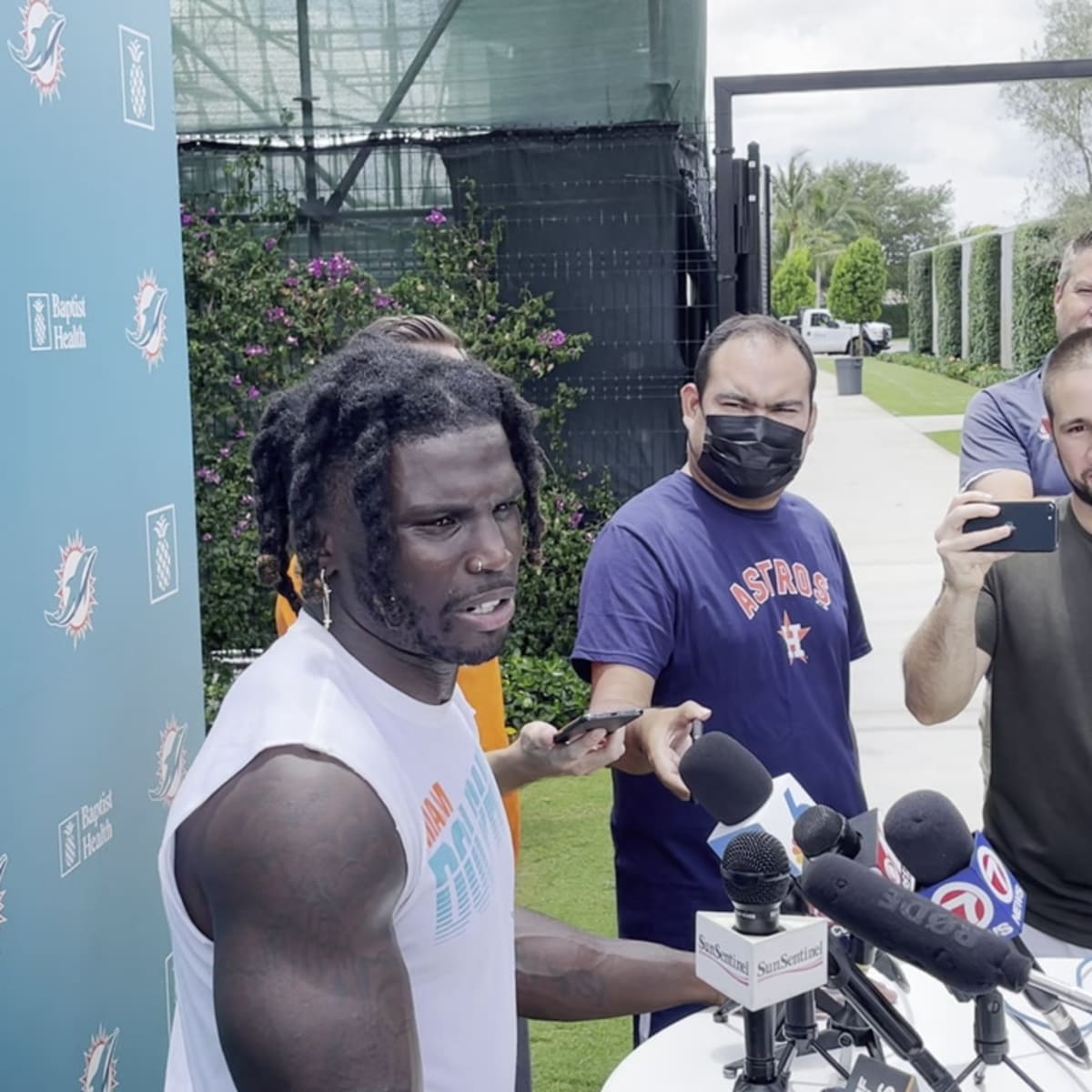 QB Tua Tagovailoa and WR Tyreek Hill meet with the media after #MIAvsLAC