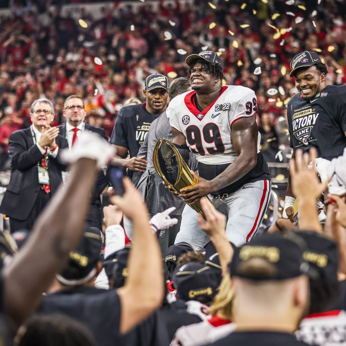 Georgia Football Alumnus Jordan Davis and Nakobe Dean Talk Playing Together  with Philadelphia Eagles - Sports Illustrated Georgia Bulldogs News,  Analysis and More