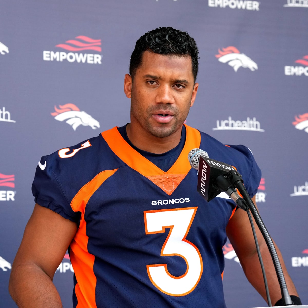 Broncos QB Russell Wilson builds his brand with a charm offensive in Denver  - Axios Denver