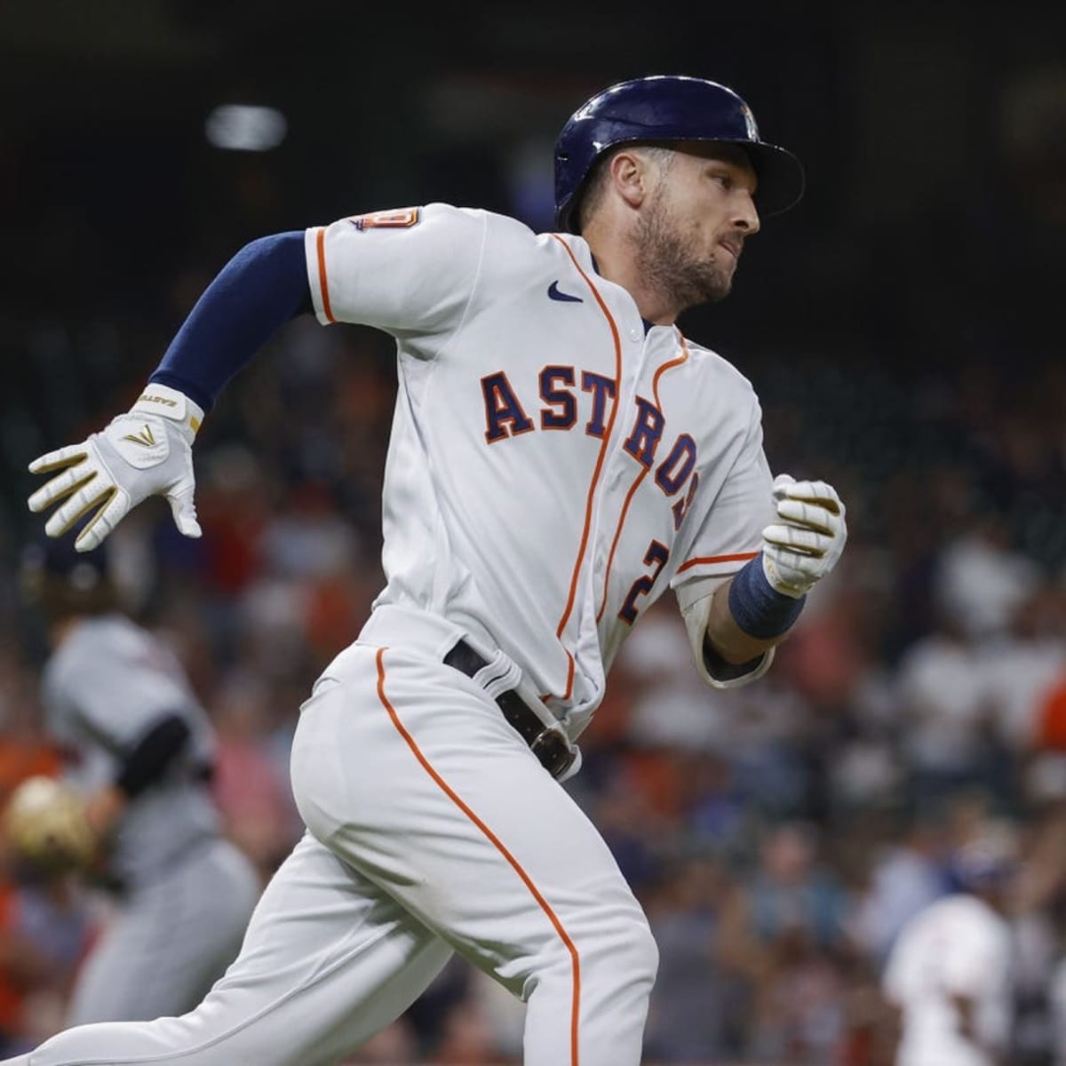 Astros bounce back to end Royals' four-game win streak