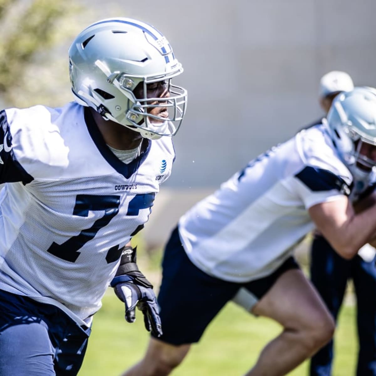 Cowboys OL Tyler Smith ready to 'set the tone' in Dallas, try to live up to  the legacy of No. 73