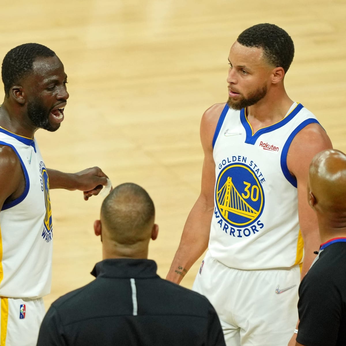 Draymond Green Makes Cheerleader Gesture At Kendrick Perkins During Game 1  - CBS Boston