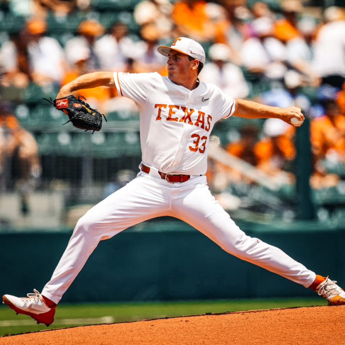 Super Regional: ECU baseball beats Texas, 13-7, in 1st game