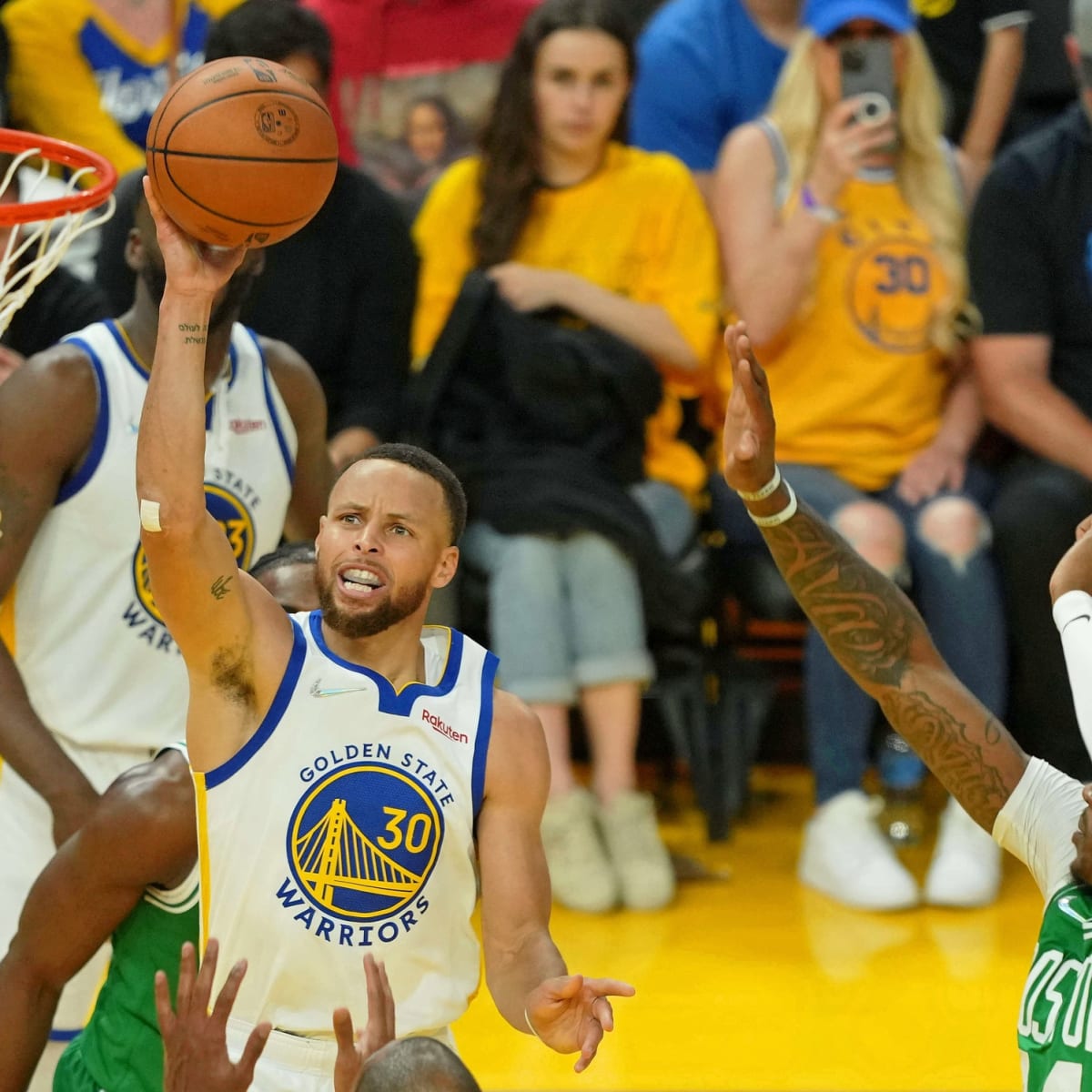 The Daily Sweat: After Steph Curry's 50-point outburst, Warriors host  Lakers for Game 1