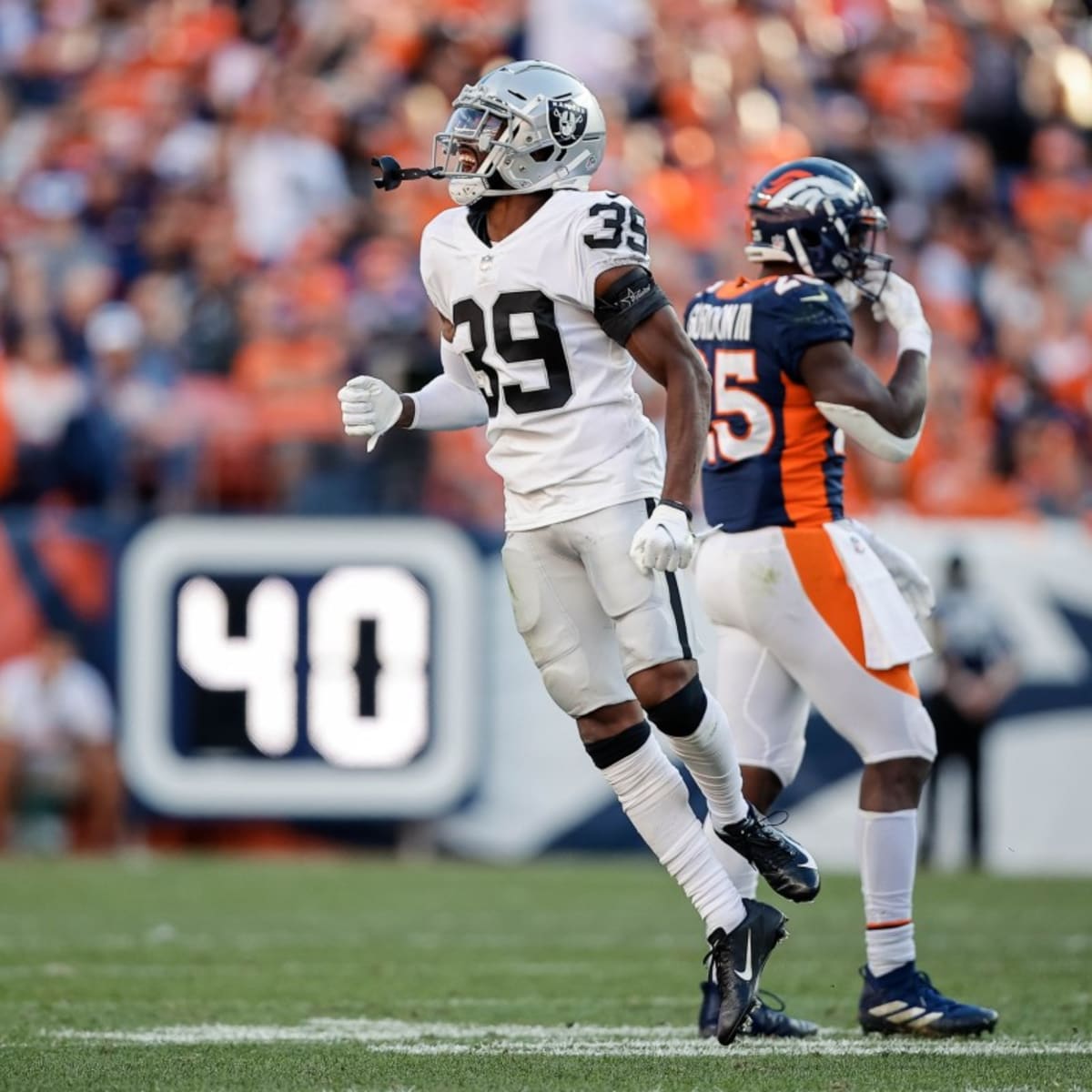 Las Vegas Raiders cornerback Nate Hobbs (39) during the first half