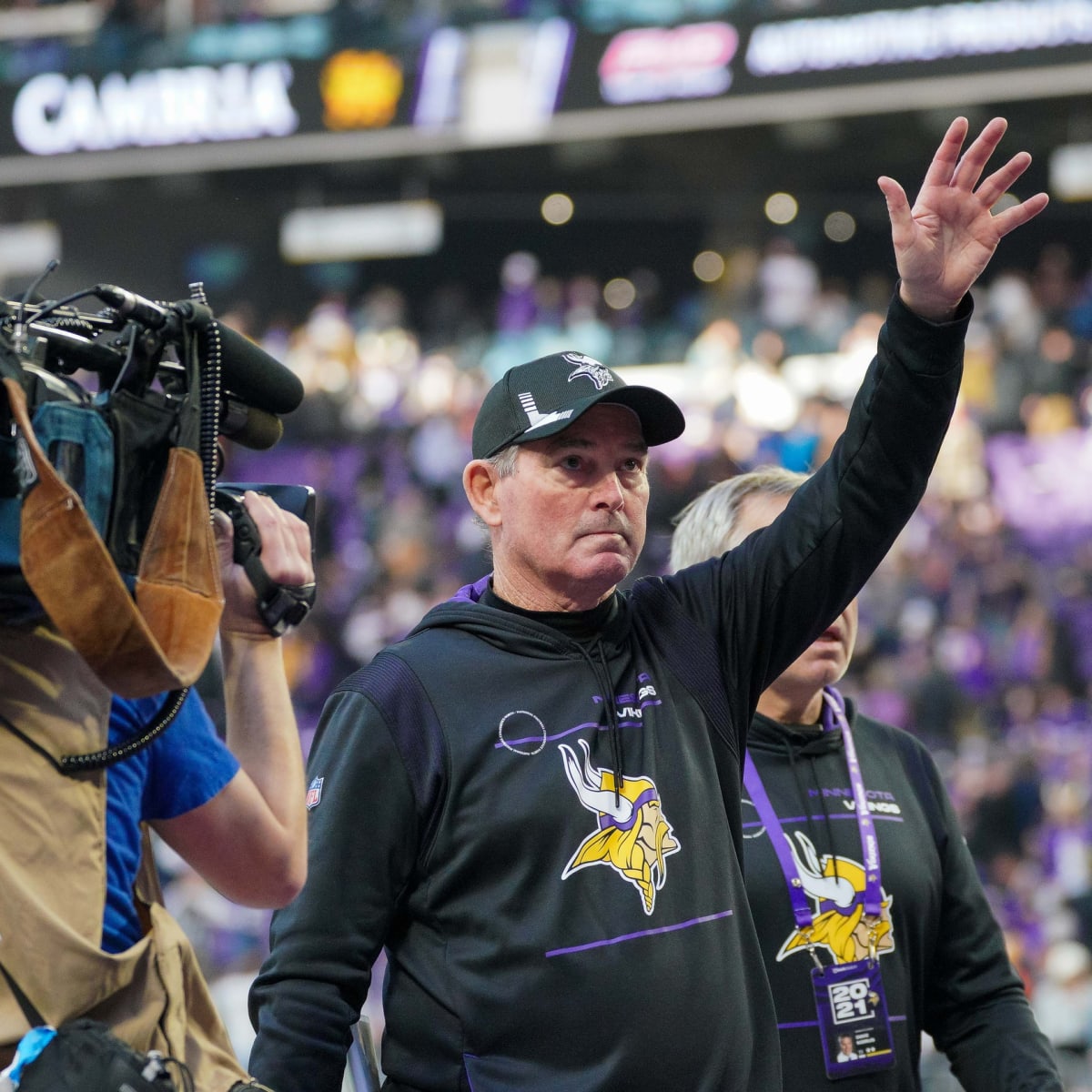 Vikings sack Zimmer, Spielman