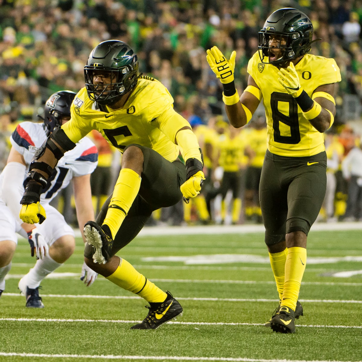 Oregon Ducks Football Defensive End Kayvon Thibodeaux Named Pro Football  Focus' Pac-12 Defensive Player of the Year - Sports Illustrated Oregon  Ducks News, Analysis and More