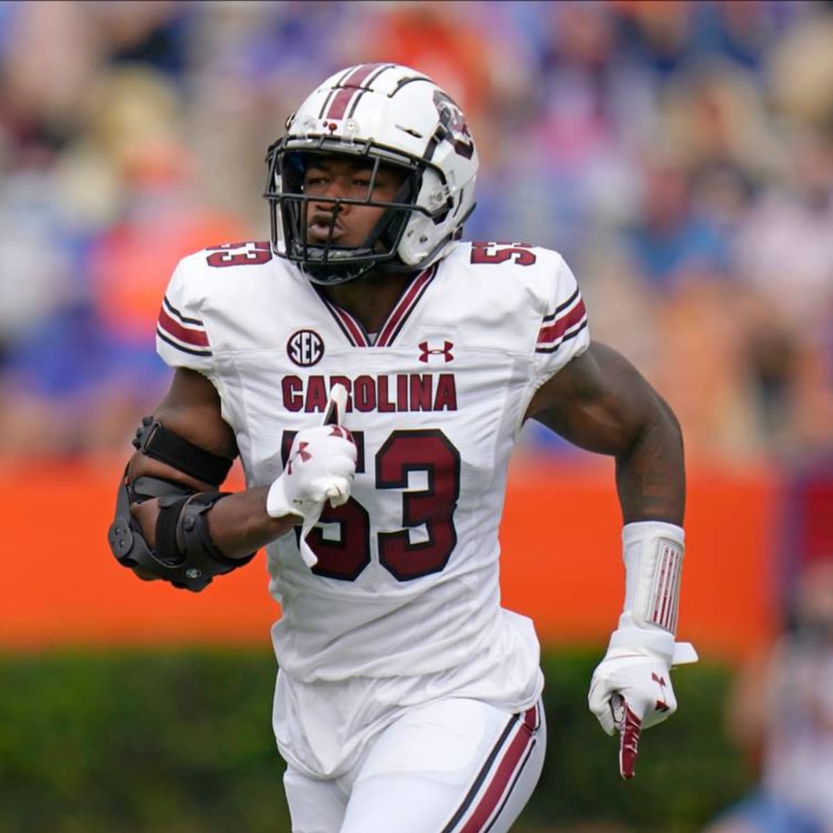 Los Angeles Rams draft South Carolina linebacker Ernest Jones