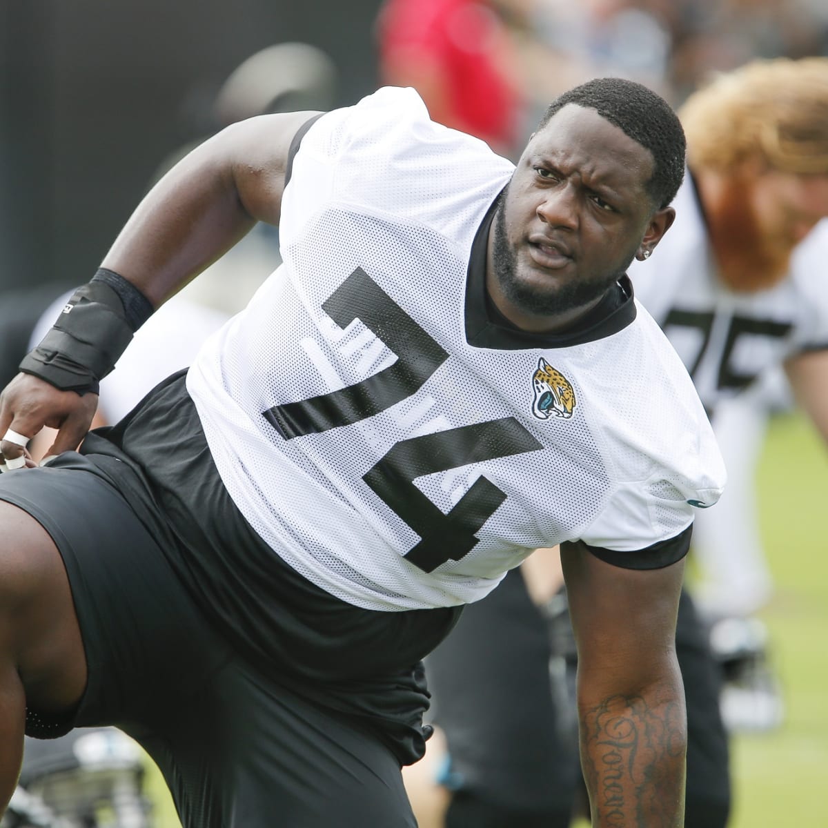 Jaguars Place 2021 Franchise Tag on OL Cam Robinson