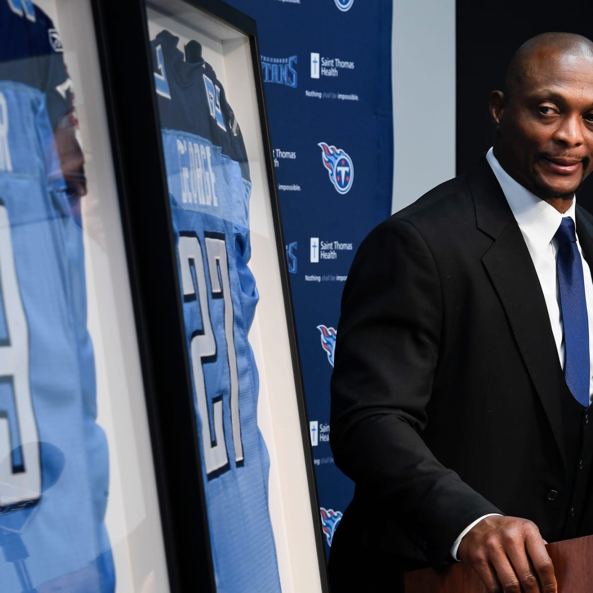 Tennessee Titans running back Eddie George works out during morning  practice at the training facility in Nashville, Tenn., Tuesday, June 15,  2004. George continues to practice with the team as he negotiates