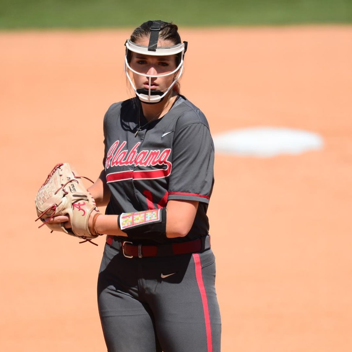 Montana Fouts: A look at the Alabama Crimson Tide softball pitcher