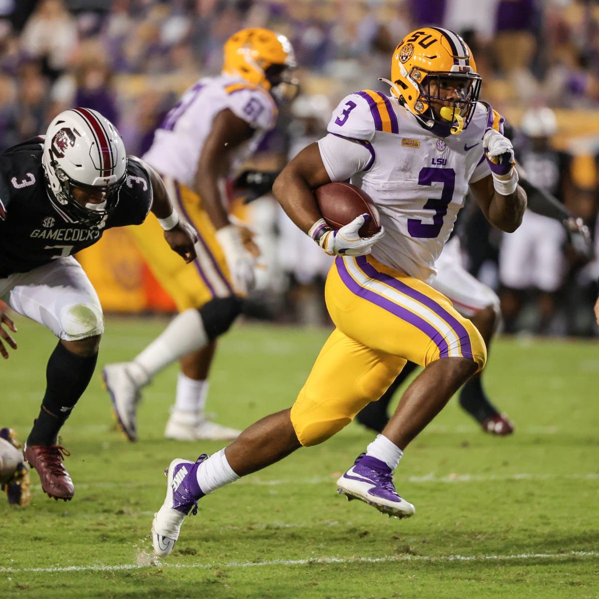 LSU Tigers, Las Vegas Raiders Foster Moreau Ready for 2021 - Sports  Illustrated Las Vegas Raiders News, Analysis and More