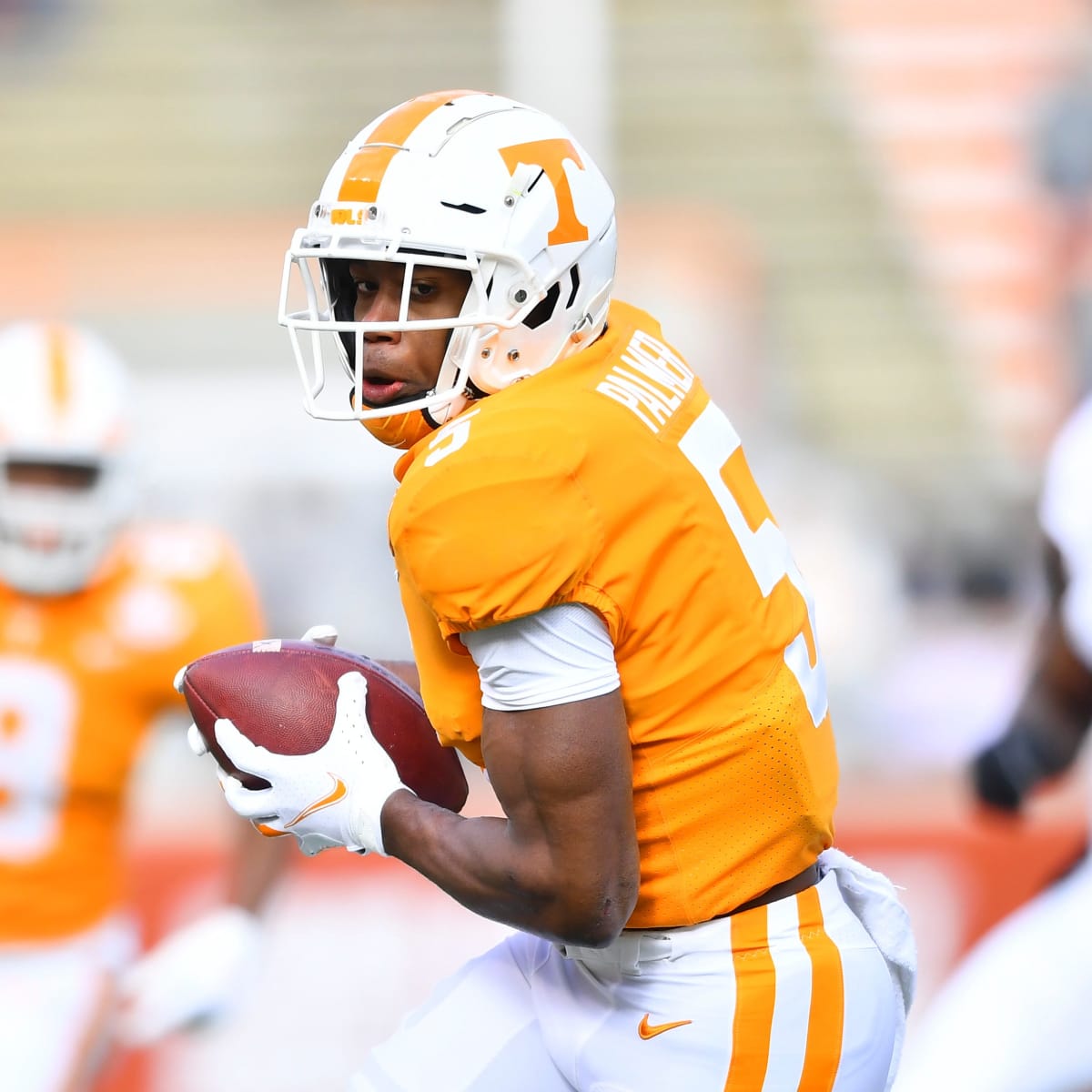 Former Tennessee WR Josh Palmer scores on impressive screen pass