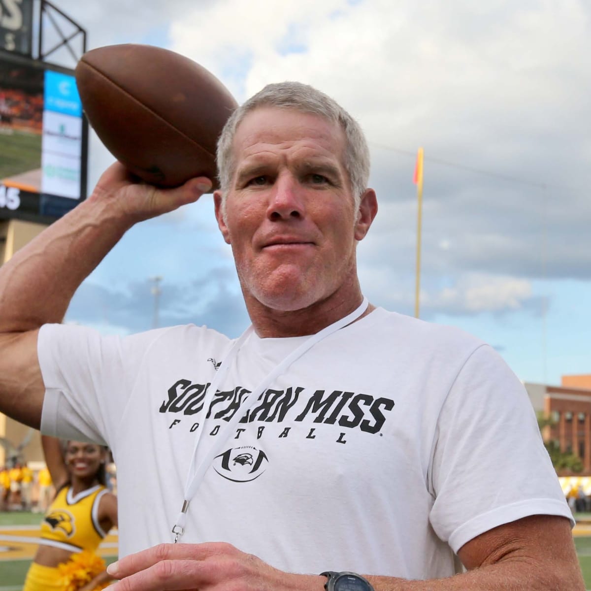 Brett Favre ordered to return $828,000, money meant for welfare funds