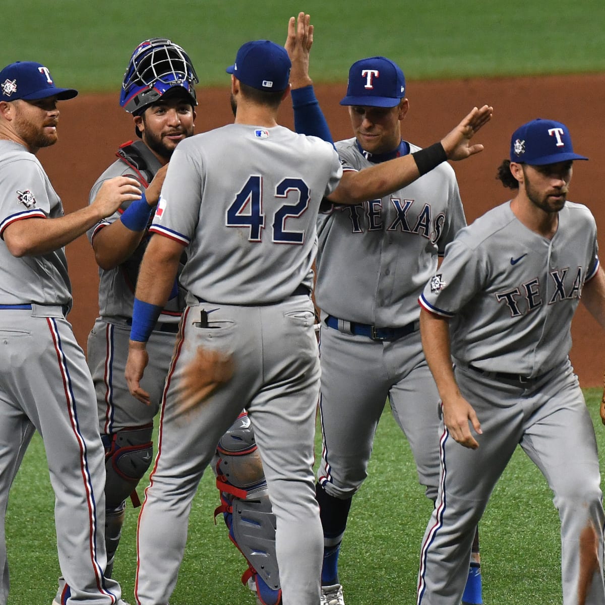 After striking out four times to begin his day, Adolis García hits a  WALK-OFF HOMER to end his day 😳🔥 (via: @ballysportssw, @rangers)