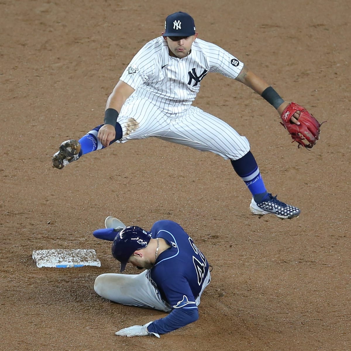 DJ LeMahieu's explanation for mystery bunt confirms Yankees fans' fears