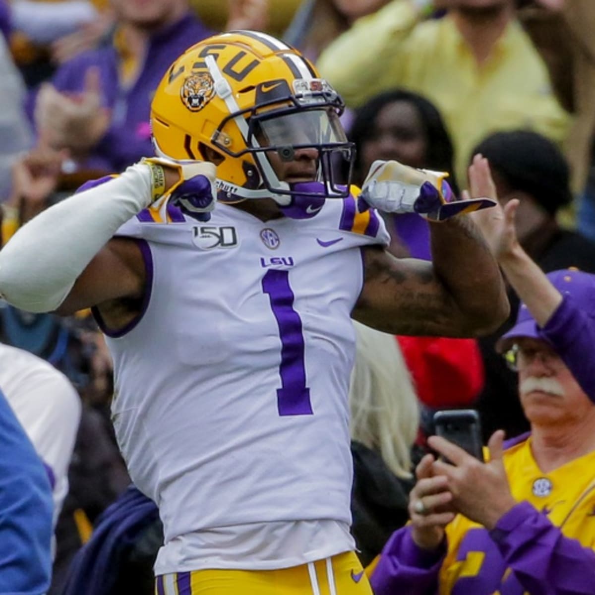 FanDuel on X: The @bengals select LSU WR Ja'Marr Chase with the 5th  overall pick! 