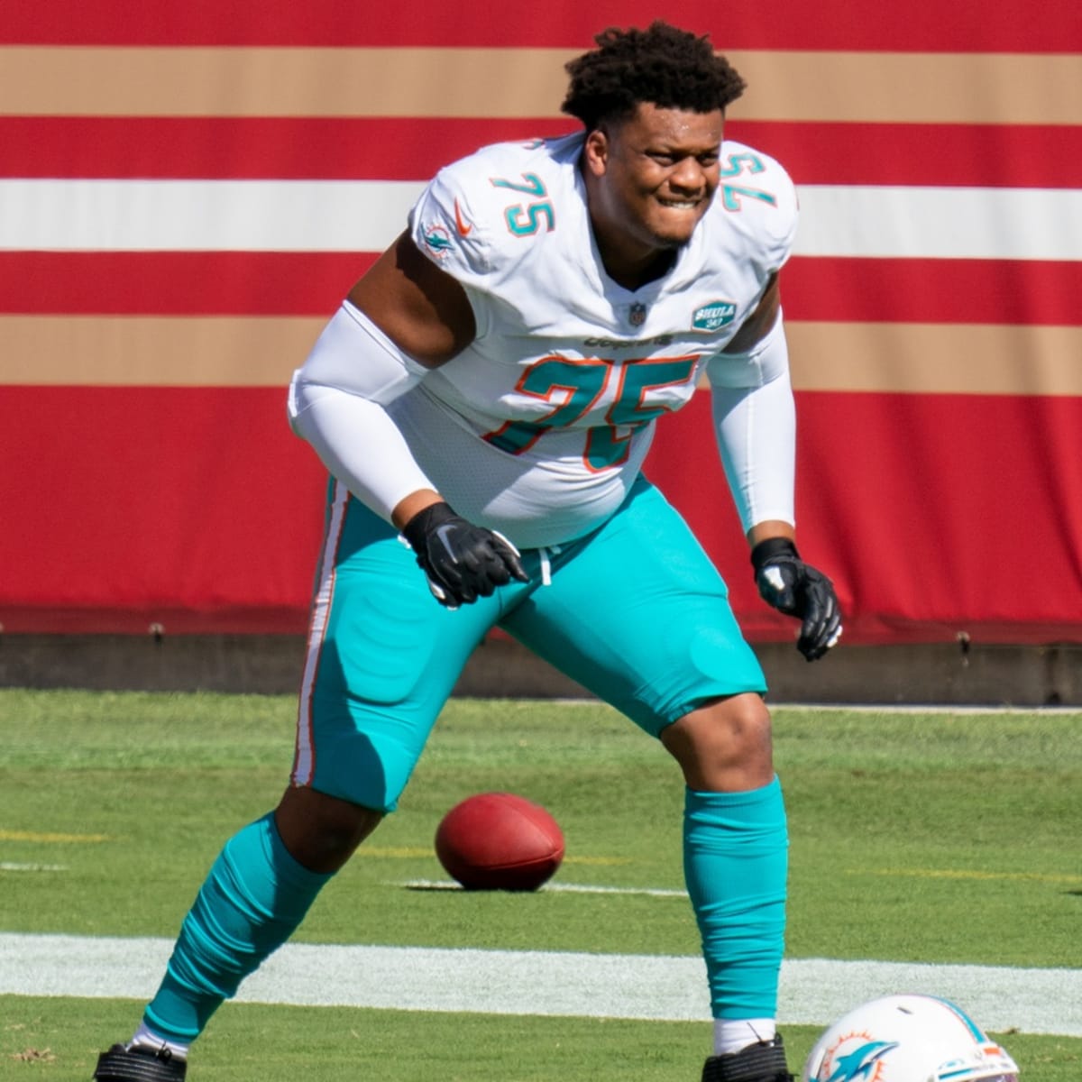 Rapoport: The Miami Dolphins are bringing 1,400 pounds worth of