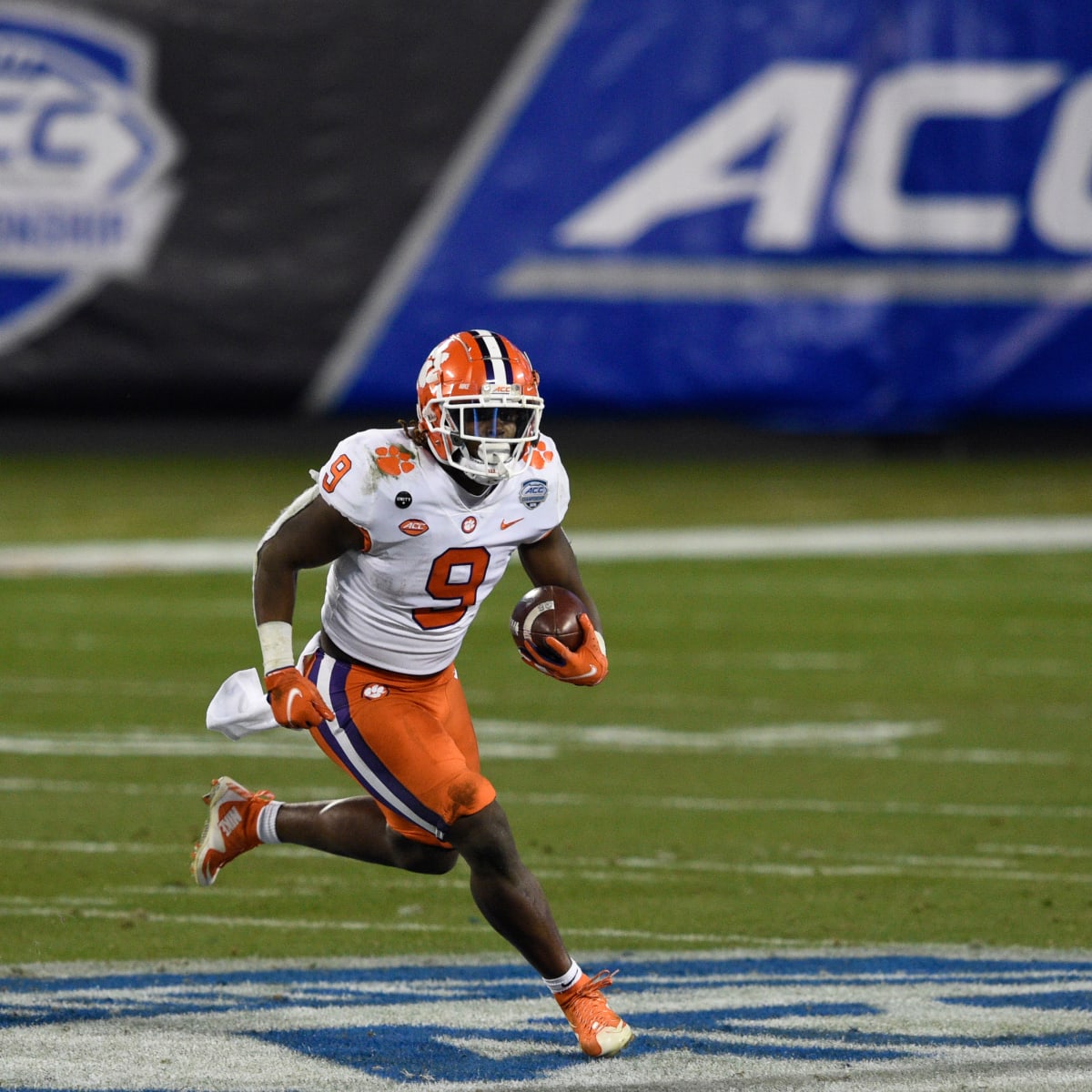 Clemson Tigers' Travis Etienne Drafted by the Jacksonville Jaguars - Sports  Illustrated Clemson Tigers News, Analysis and More