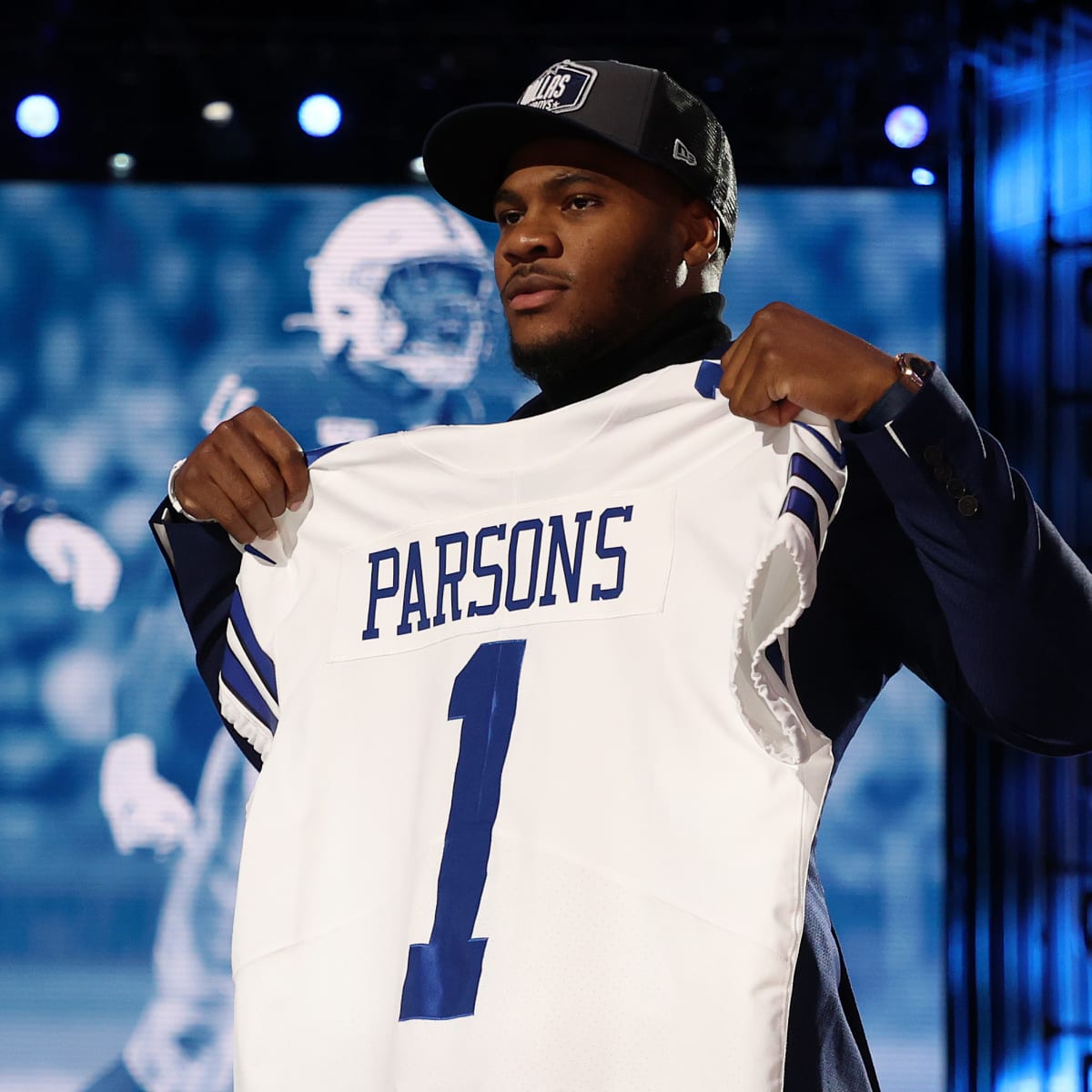 Cowboys LB Micah Parsons sends fans gas money