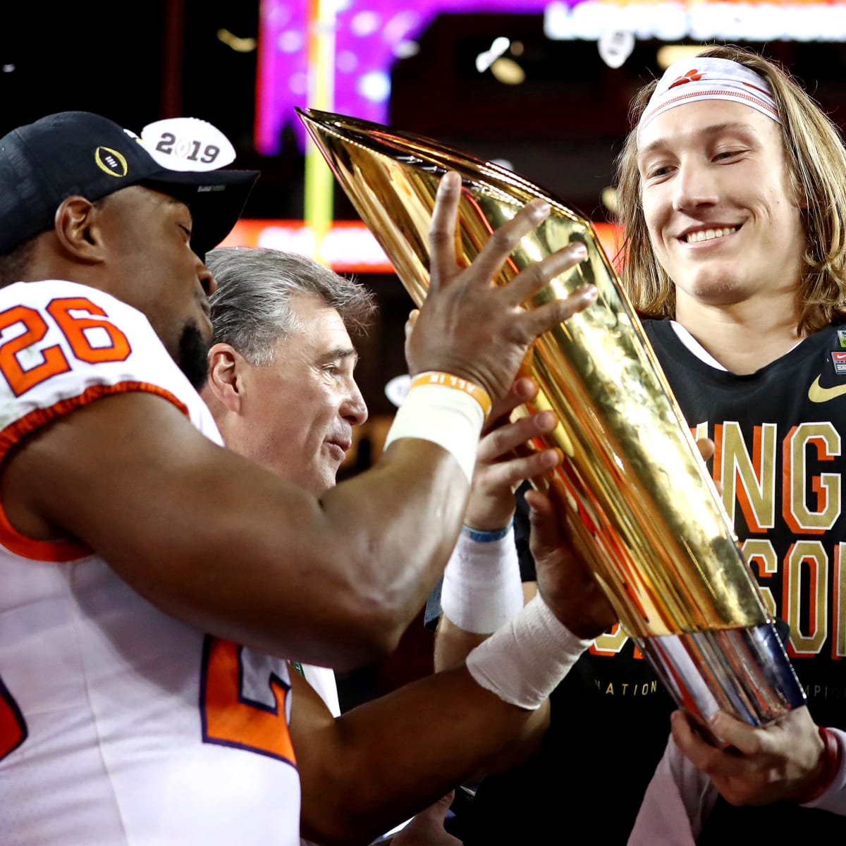 No. 1 pick quarterback Trevor Lawrence signs rookie contract with Jaguars -  The Boston Globe