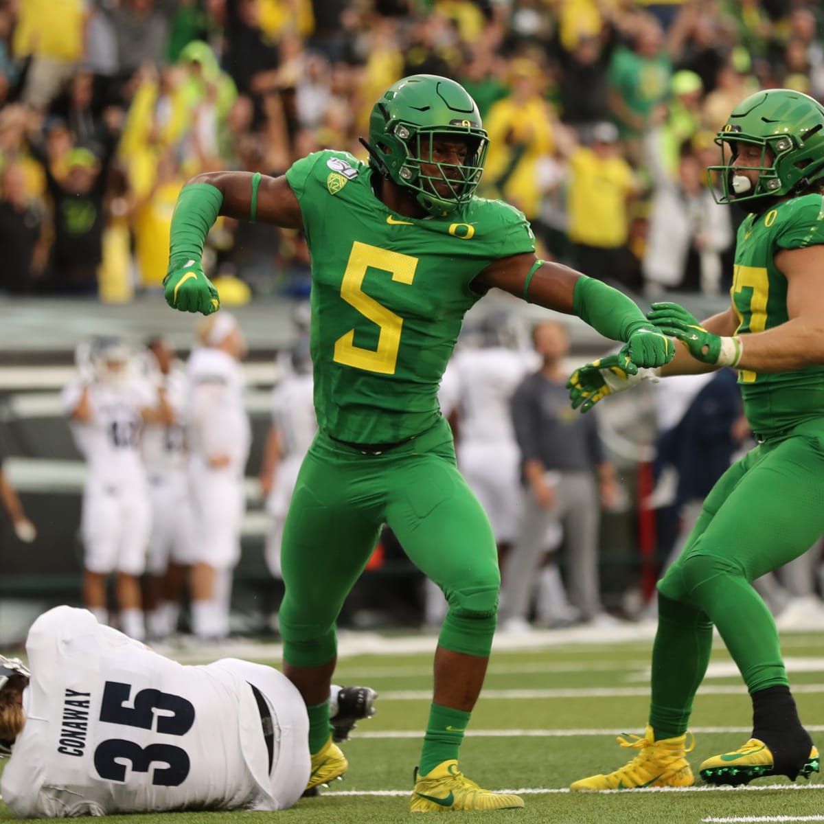 Oregon Ducks Football Defensive End Kayvon Thibodeaux Named Pro Football  Focus' Pac-12 Defensive Player of the Year - Sports Illustrated Oregon  Ducks News, Analysis and More