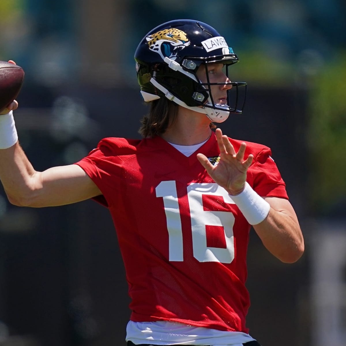 Jacksonville Jaguars take it slow with Trevor Lawrence