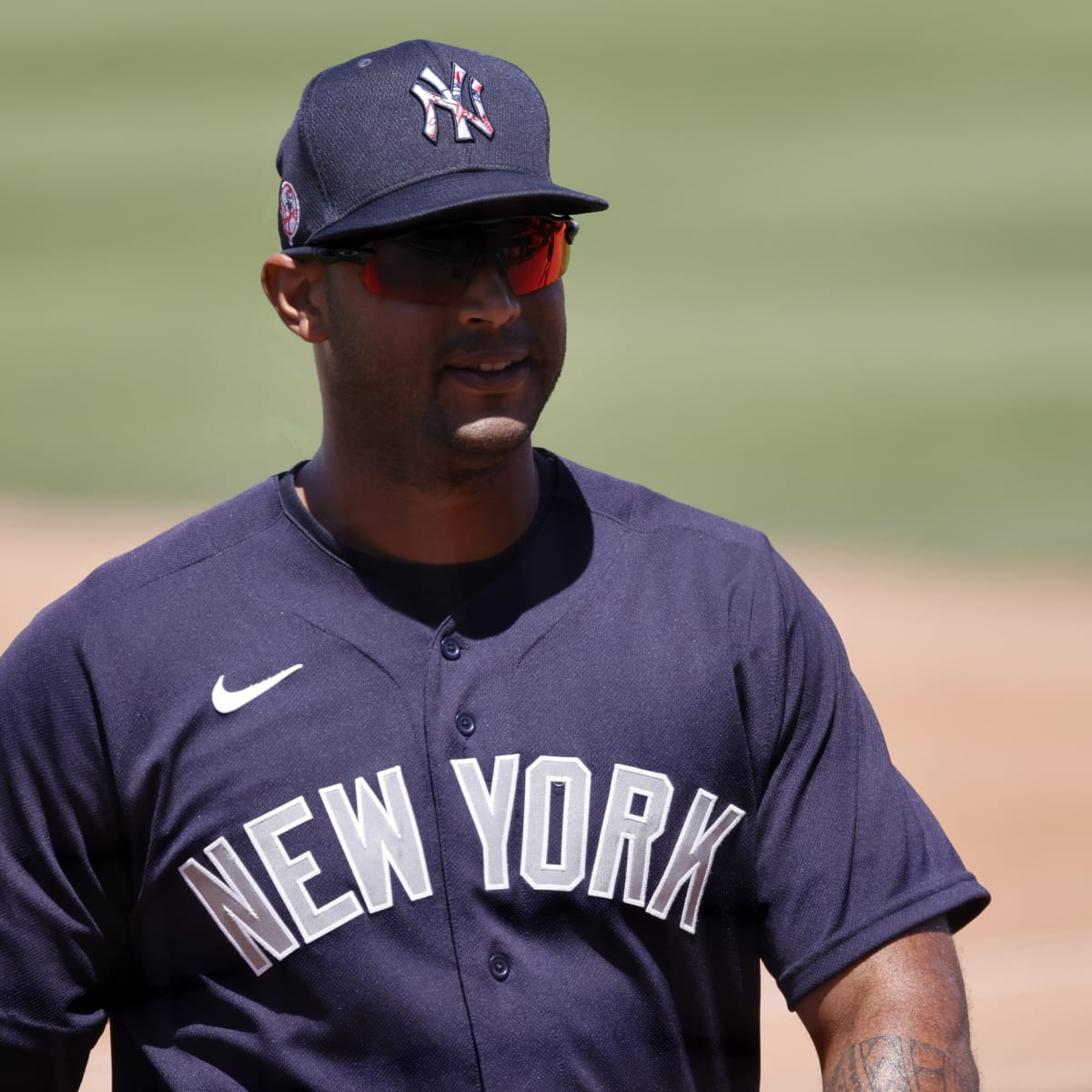 It's official: Aaron Hicks is now a former Yankee and a free agent