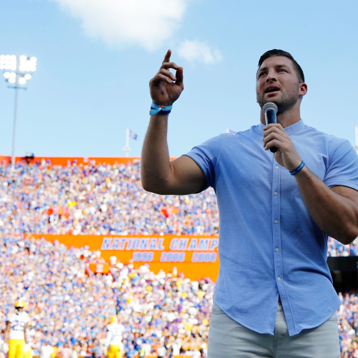 The time a young Mac Jones met his idol, Tim Tebow 