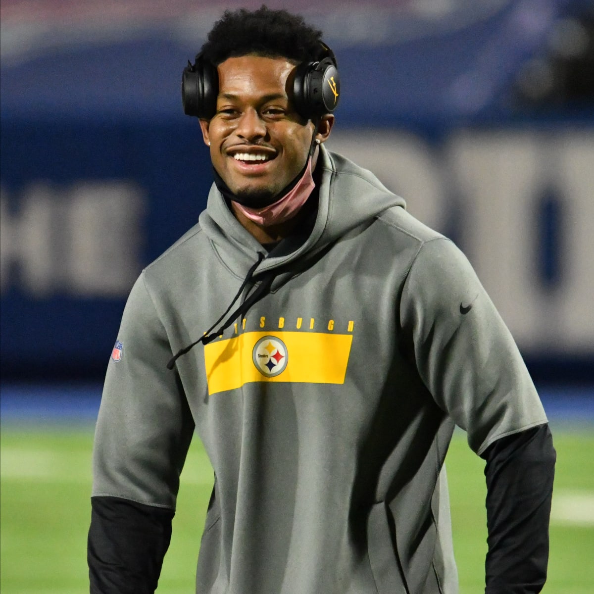 JuJu Smith-Schuster turns down Ravens and Chiefs to stay with Steelers -  Behind the Steel Curtain