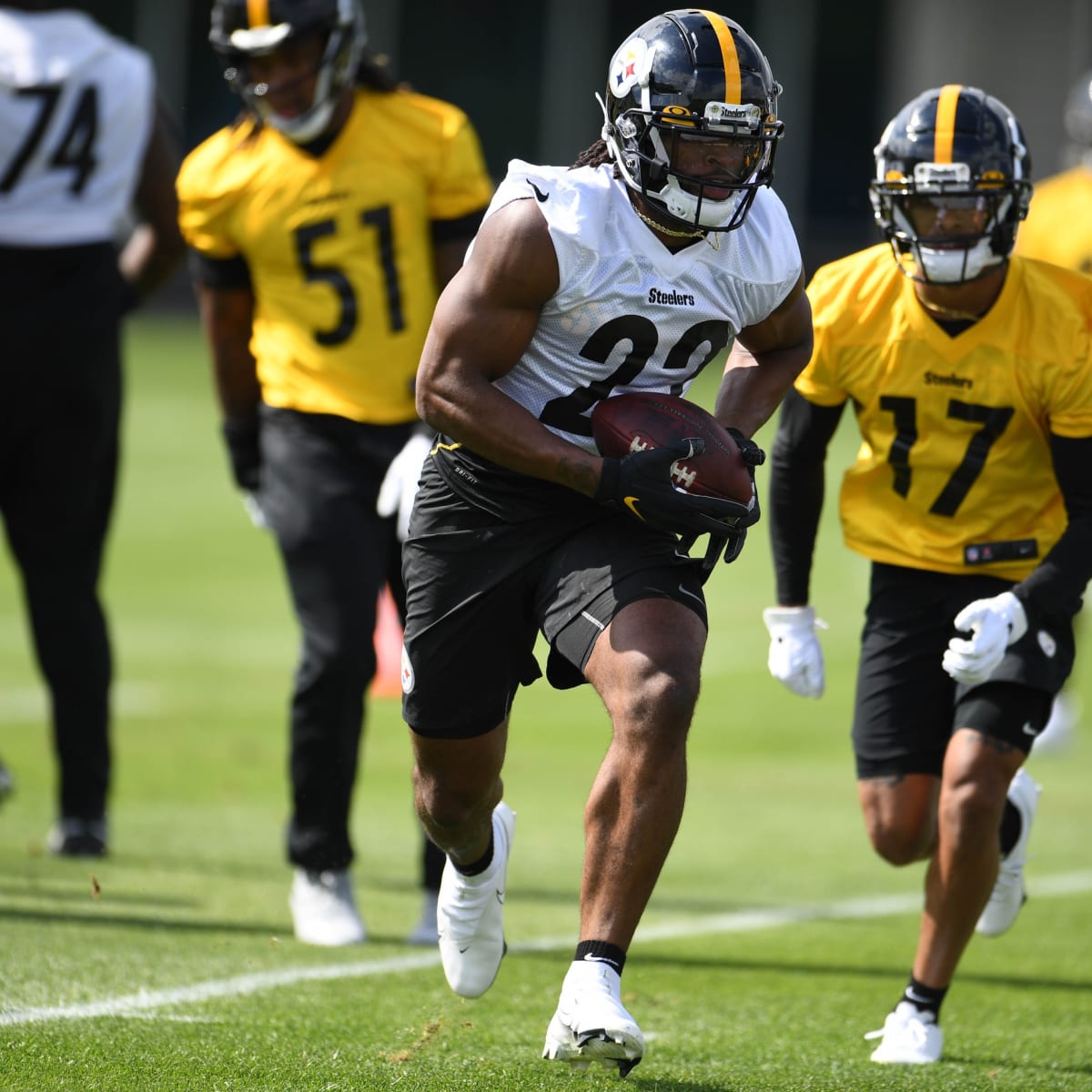 Pittsburgh Steelers sign rookie RB Najee Harris