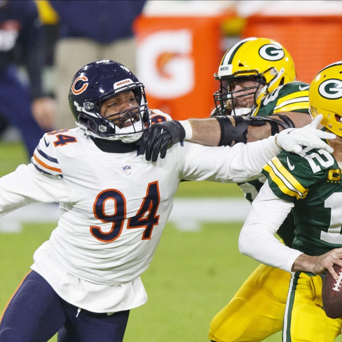 DE Robert Quinn all in with Bears amid potentially rocky transition season  - Chicago Sun-Times