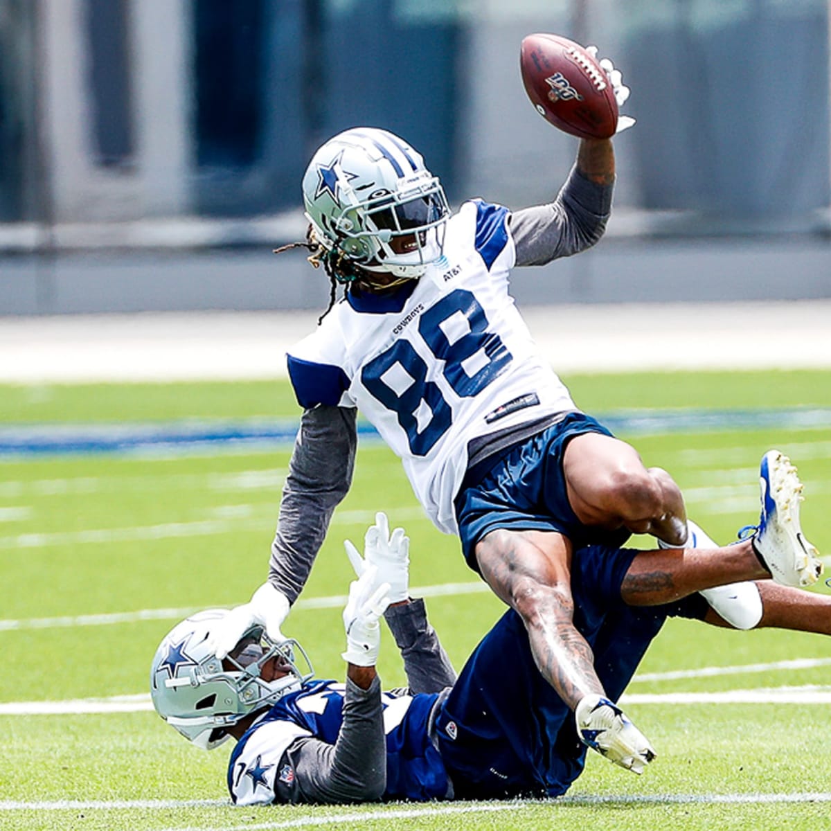 CeeDee Lamb Makes Insane Catch at Cowboys OTAs [WATCH]