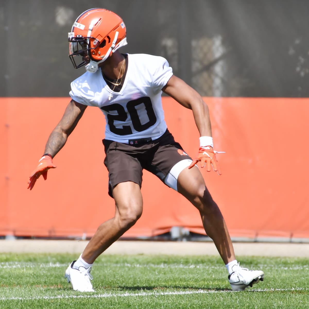 Rare rookie: Browns CB Newsome flashes skills, humility