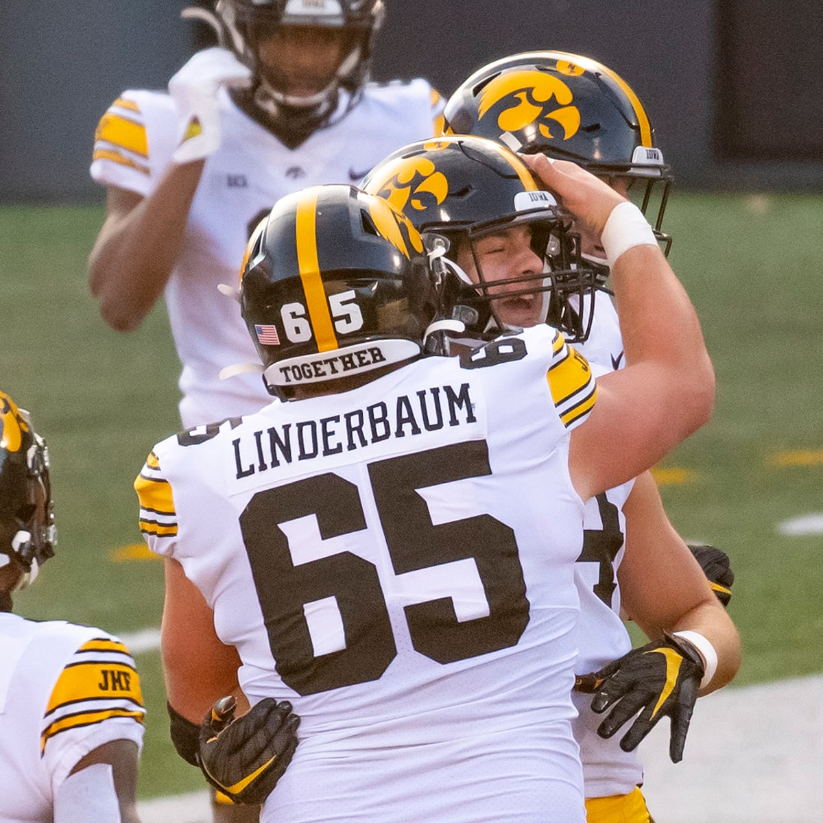 Iowa Hawkeyes' Tyler Linderbaum impresses during Pro Day