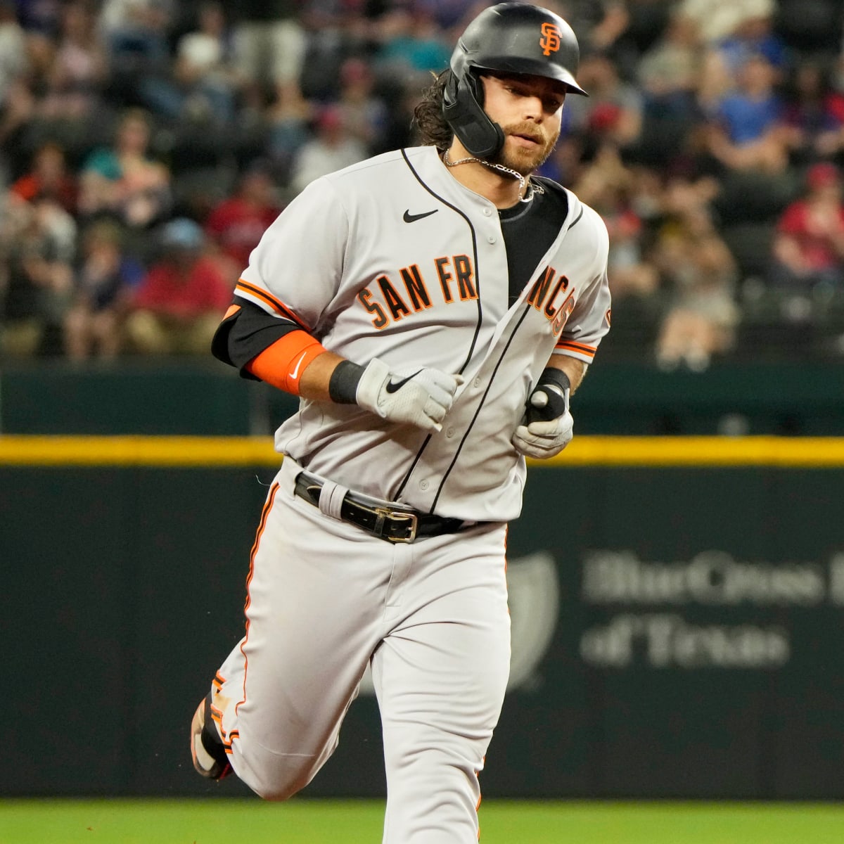 Giants shortstop Brandon Crawford thanks fans after possible final game:  'You guys always showed me love' 