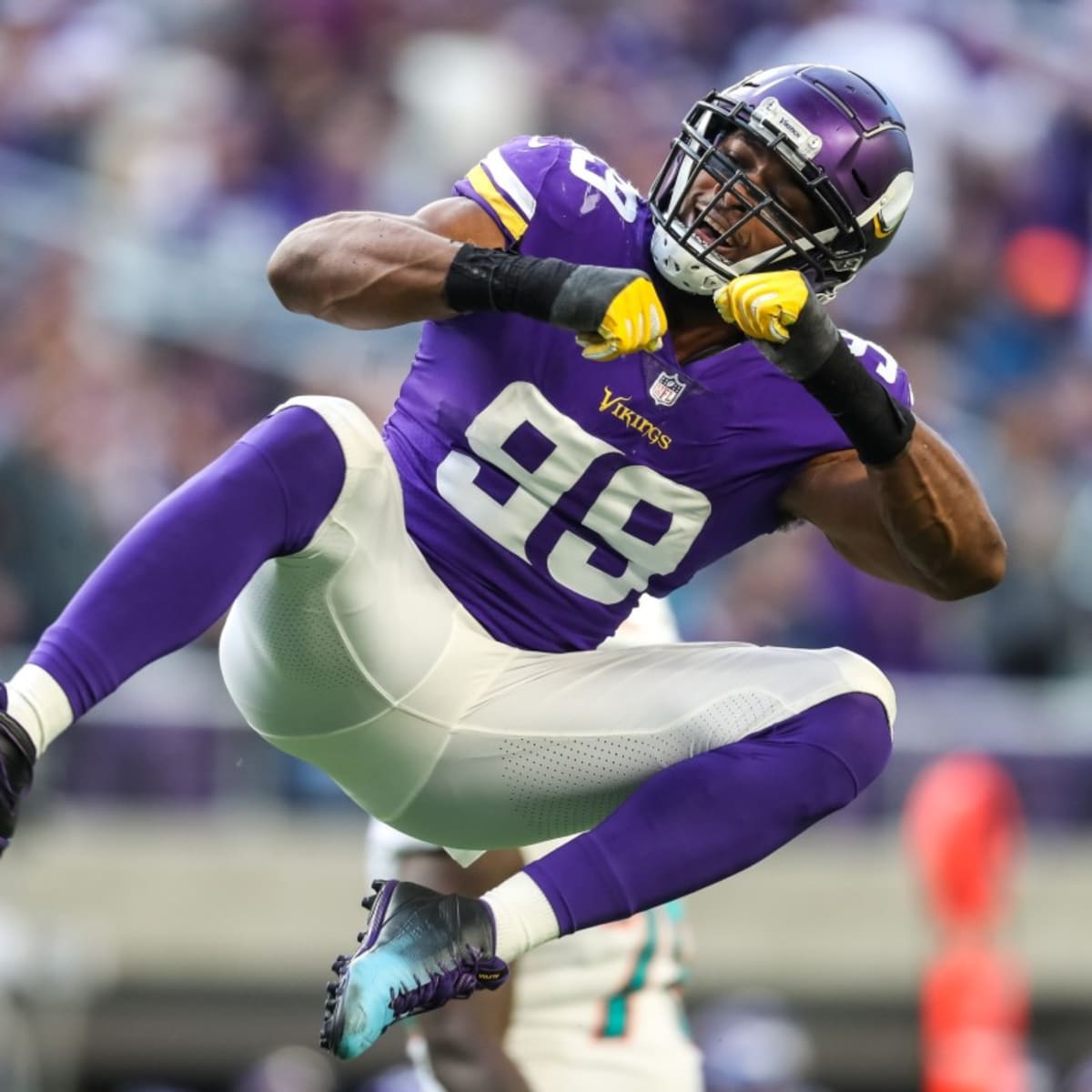 Danielle Hunter Reports To Vikings Training Camp