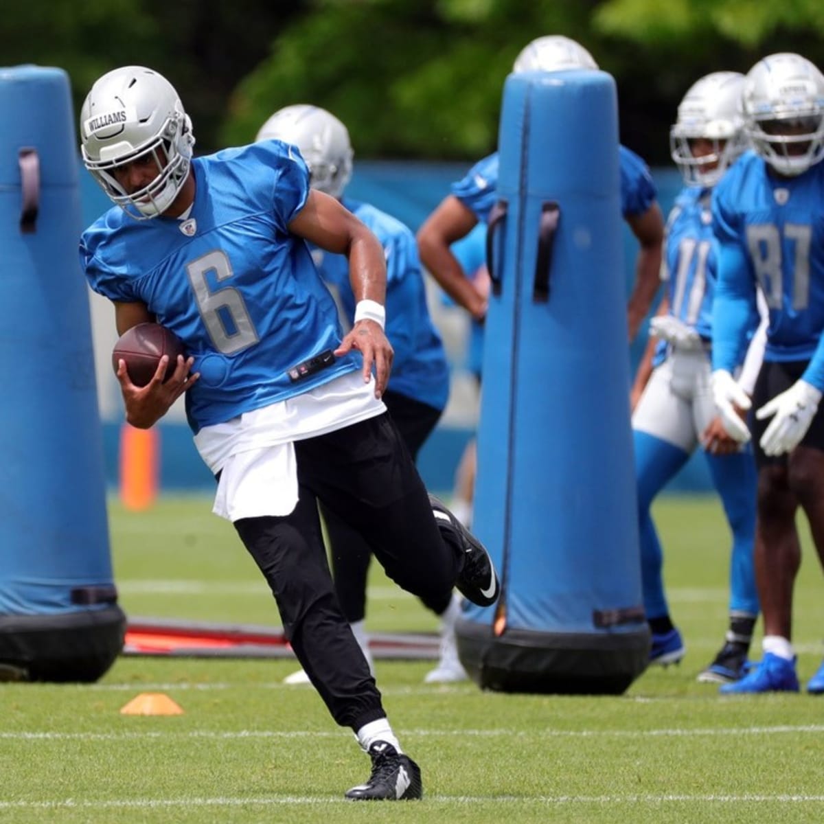 Detroit Lions Amon-Ra St. Brown adjusting to double-team coverage - Sports  Illustrated Detroit Lions News, Analysis and More