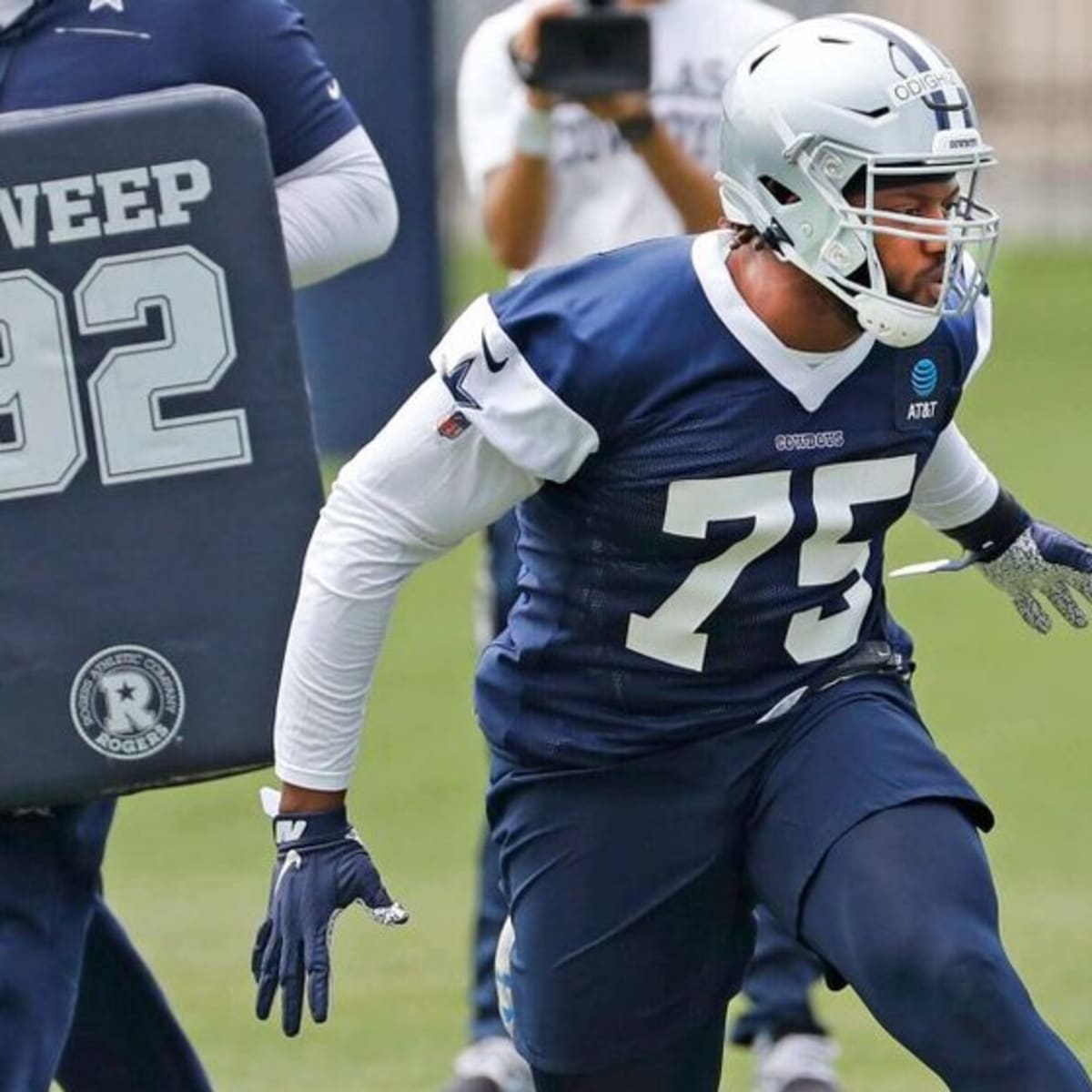 Sean Lee returns to practice; Tyron Smith sits out - NBC Sports