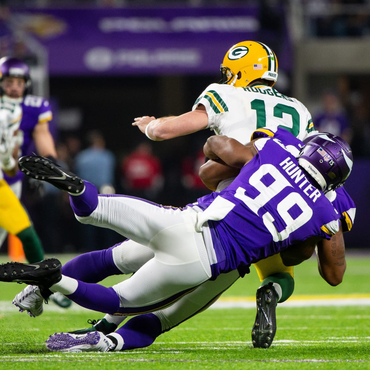 Vikings end stalemate with Danielle Hunter by giving edge rusher a big pay  raise