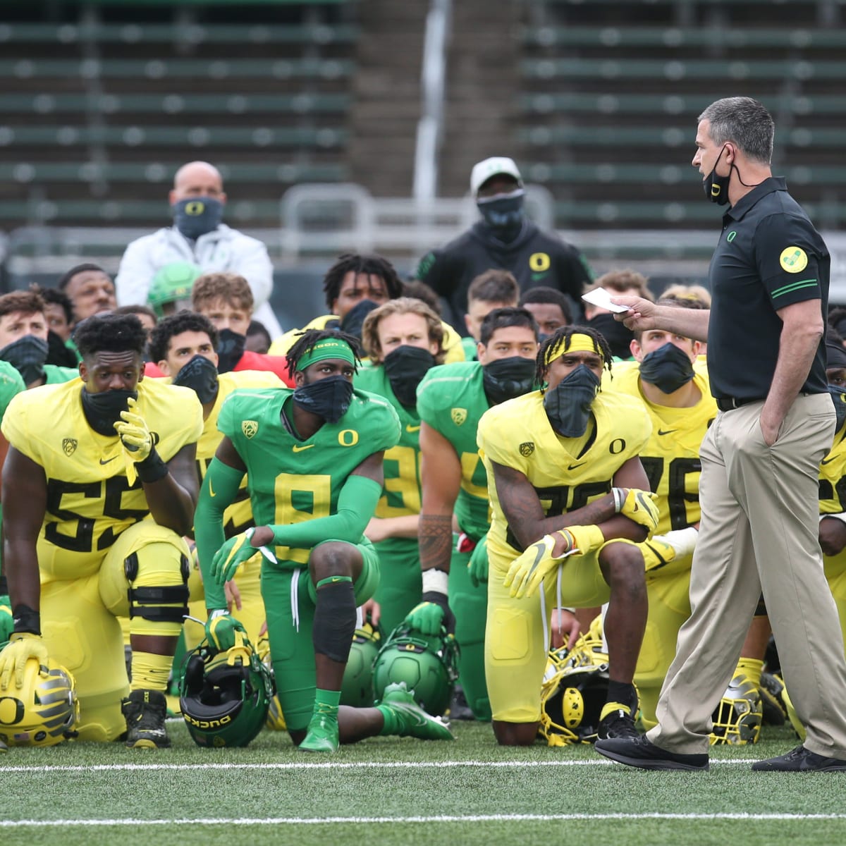 Justin Herbert, Troy Dye are back to complete Oregon football's rise