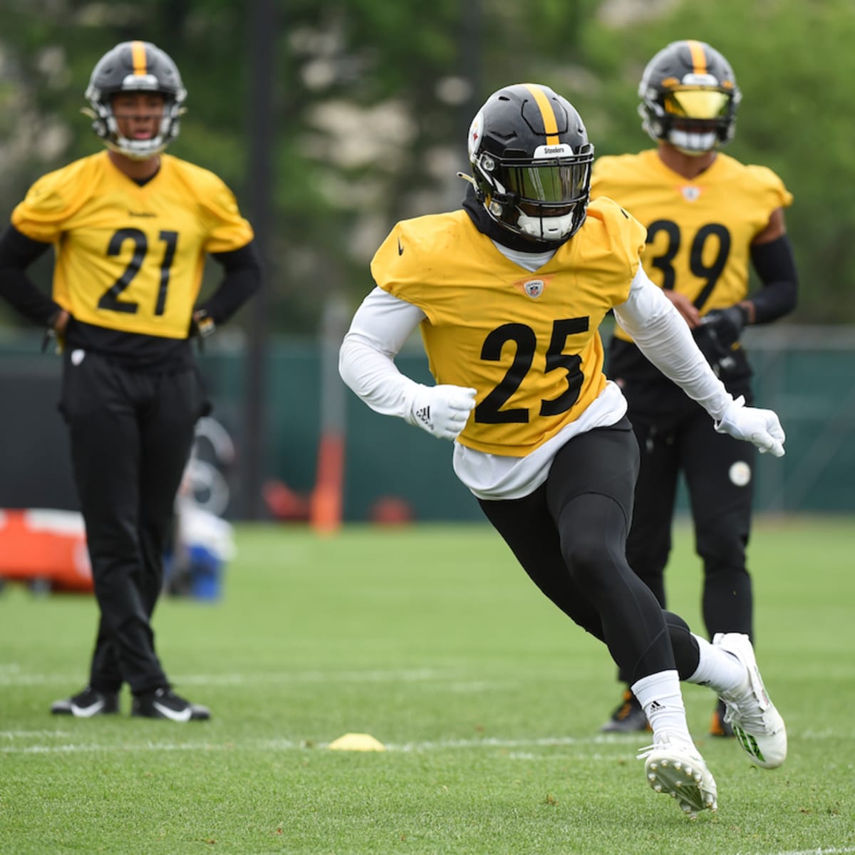 Trio of newcomers to Steelers secondary plays part in holding down