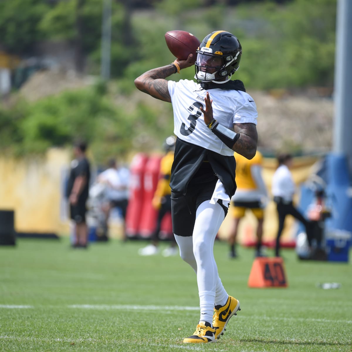 Dwayne Haskins performs like a 'jazz player' in bid to earn Steelers' No. 2  QB job